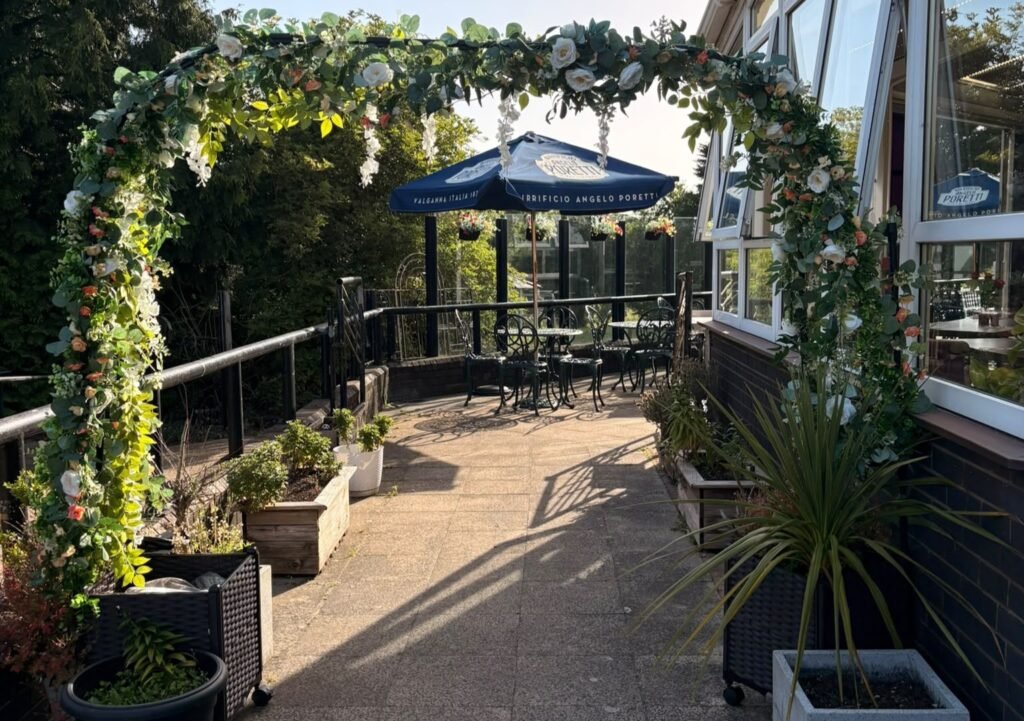 Outdoor dining terrace at Gusto Italia, Italian restaurant in Bushey