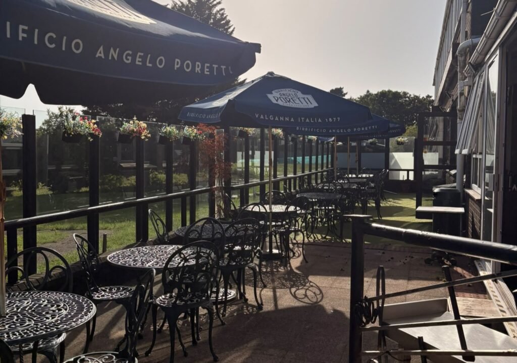 Outdoor dining terrace at Gusto Italia, Italian restaurant in Bushey